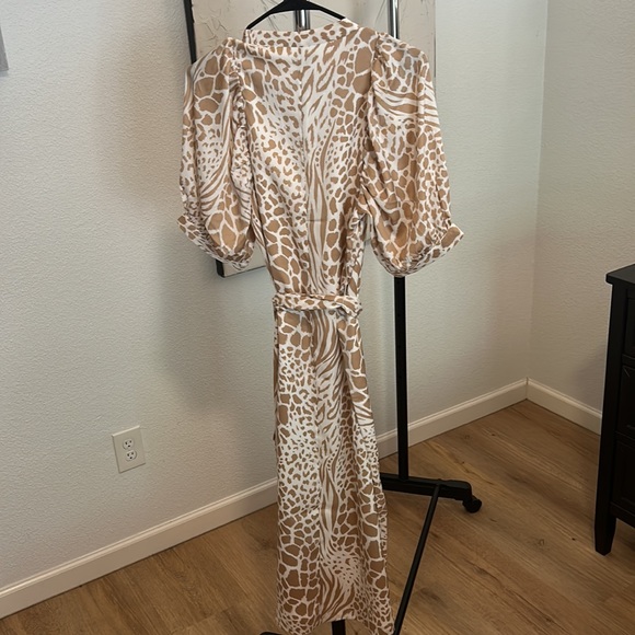 Light beige Ann Taylor animal print dress with tie.  XS - Picture 3 of 8